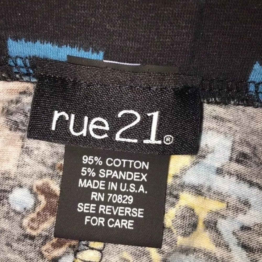 Women’s Rue 21 Tribal Pattern Skater Skirt Size S - Picture 4 of 6